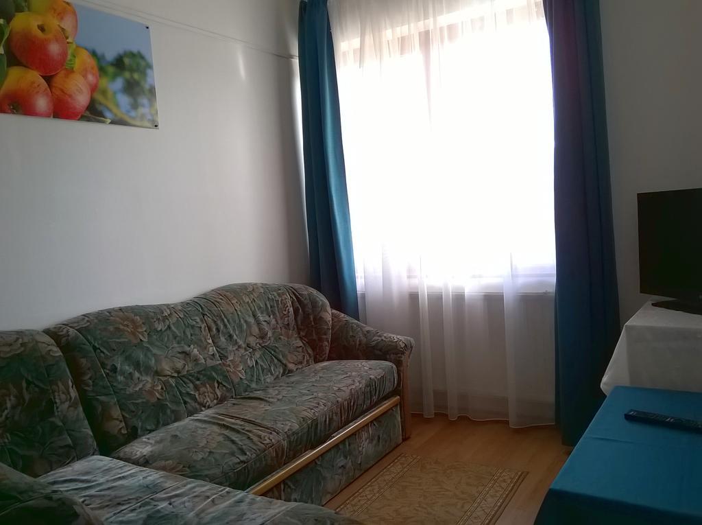 Parton Hotel & Bowling Tiszakecske Room photo