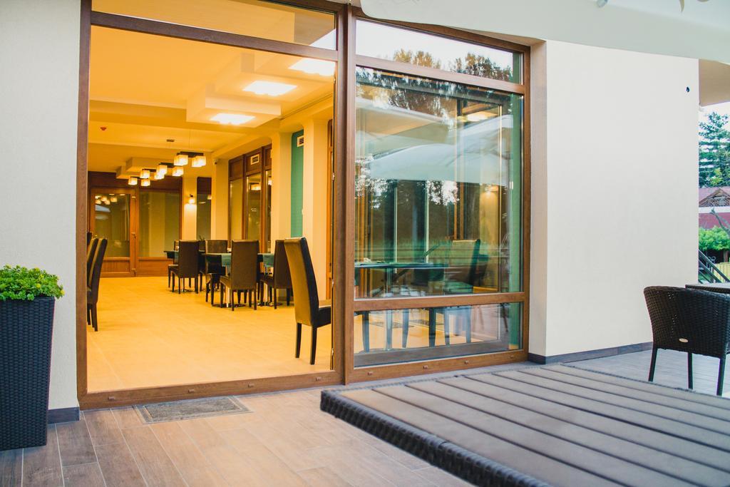 Parton Hotel & Bowling Tiszakecske Exterior photo